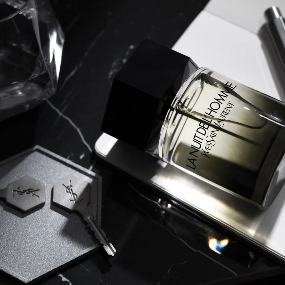 Yves Saint Laurent La Nuit L'Homme Eau de Toilette Masculino