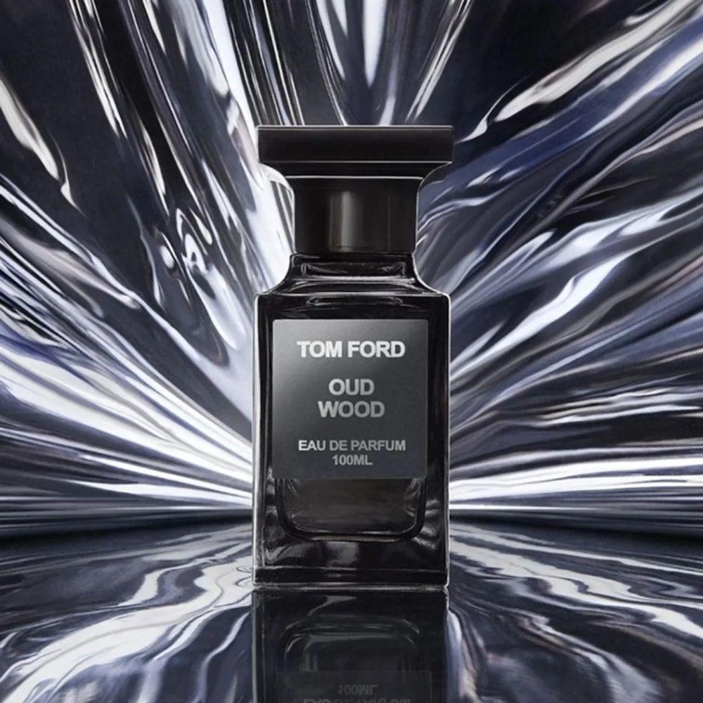 Tom Ford Oud Wood Eau de Parfum Unissex